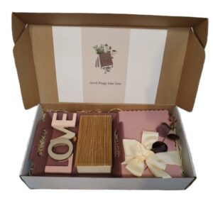 Cutie cadou elegantă „LOVE”
